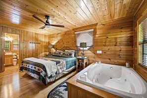 4 室のベッドルーム、アイロン / アイロン台、旅行用ベビーベッド、WiFi (無料)