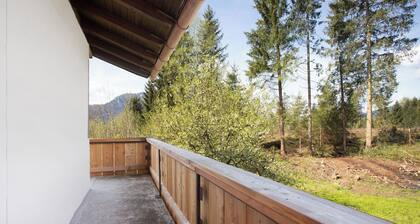 Apartment "Hochstaufen" with Mountain View, Balcony & Wi-Fi