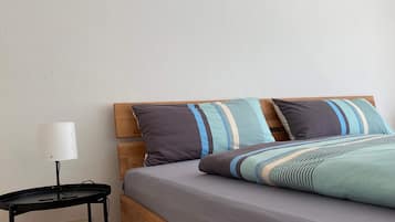 2 bedrooms, desk, iron/ironing board, free WiFi