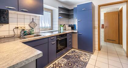 Ferienwohnung 'Alb Rose Ferienwohnung' mit privater Terrasse, Gemeinschaftsgarten und WLAN