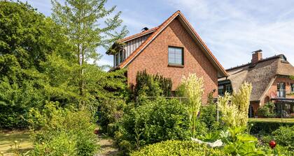 Holiday Home 'Forsthof Schulte' with Private Terrace, Private Garden and Wi-Fi