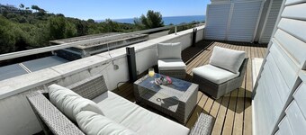 Charming house with the best swimming pool in the region. vilanovaapartments