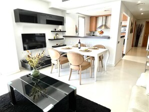 Dining - Charming house with the best swimming pool in the region. vilanovaapartments (Sant Pere de Ribes)