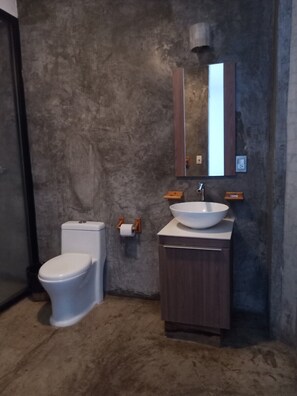 Comfort Double Room | Bathroom | Towels