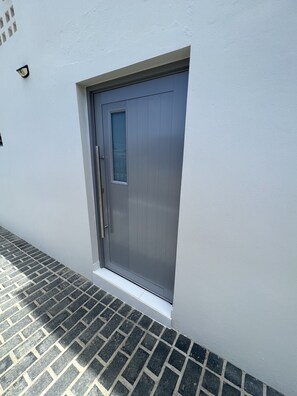 Exterior detail - Spacious luxury modern apartment with generator near the beach and airport (Aguadilla)