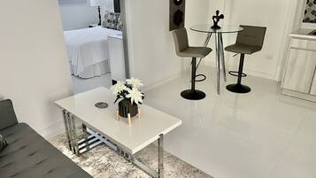1 bedroom, desk, free WiFi, bed sheets