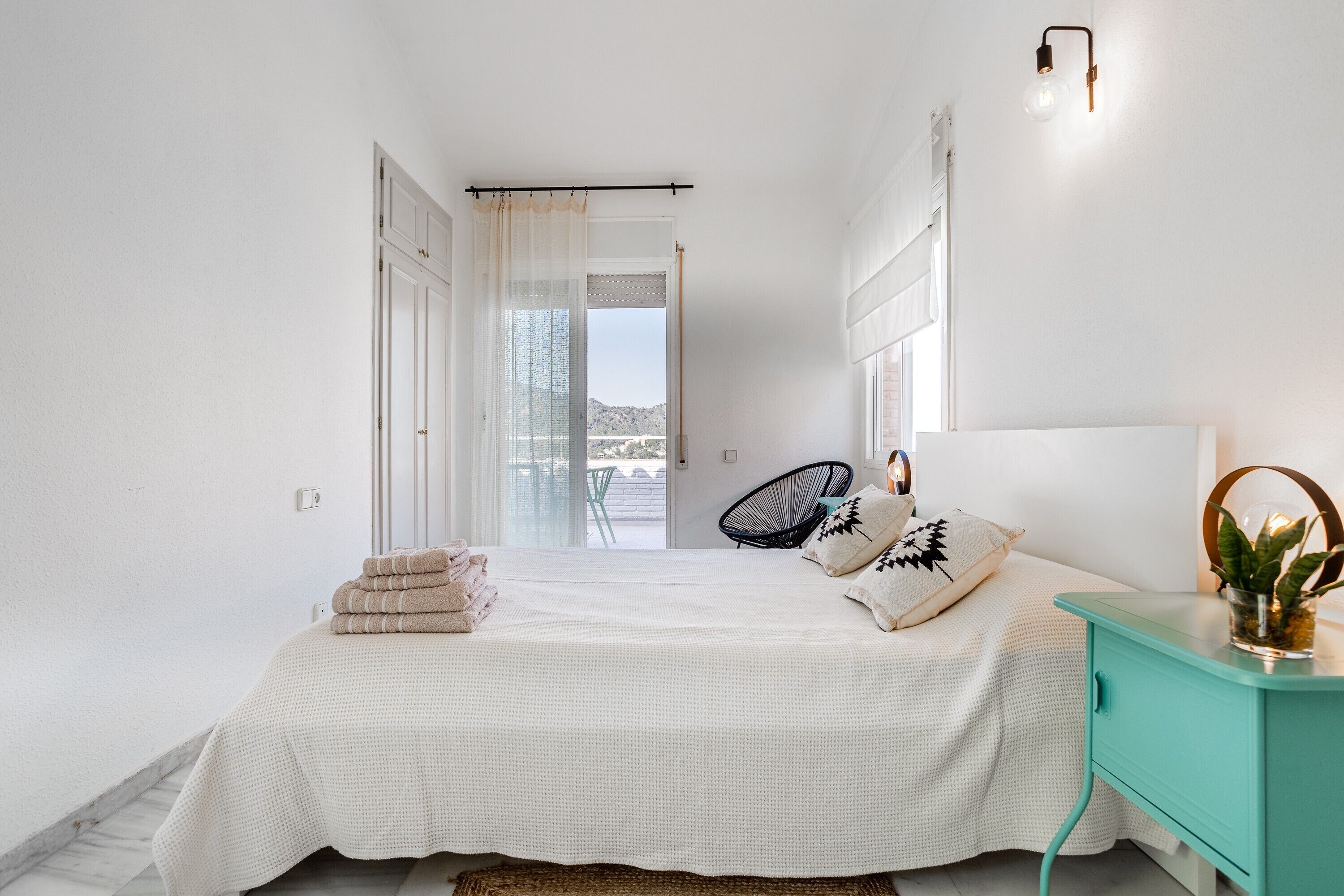 4 bedrooms, iron/ironing board, free WiFi