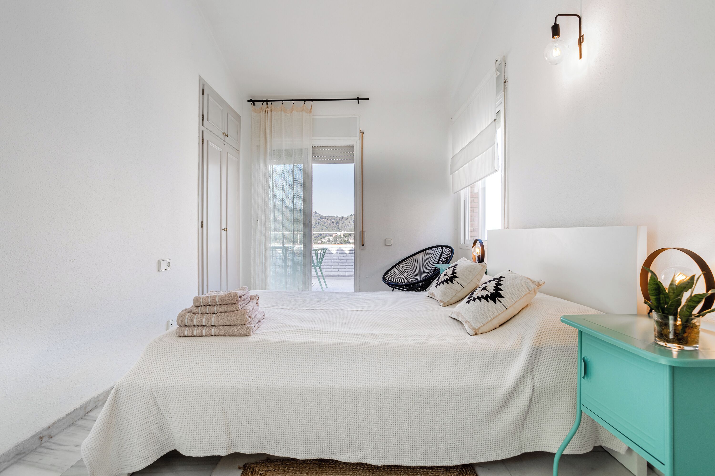 4 室のベッドルーム、アイロン / アイロン台、WiFi (無料)