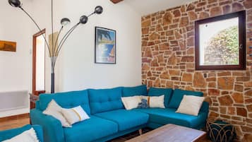 Fernseher, Kamin