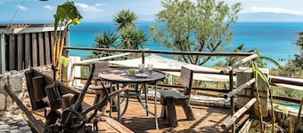 Villa 'Koutoupakia' with Sea View, Wi-Fi and Air Conditioning