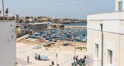 Holiday Home 'Suite N12 - Luxury Apartment' with Sea View, Wi-Fi and Air Conditioning