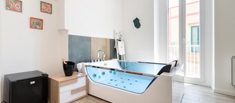 Holiday Home 'Suite N12 - Luxury Apartment' with Sea View, Wi-Fi and Air Conditioning