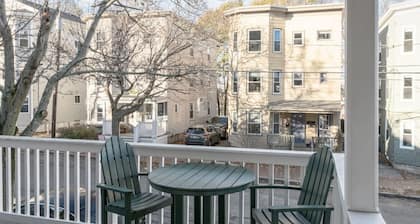 Knock on Wood | Airy Charm in Heart of Downtown