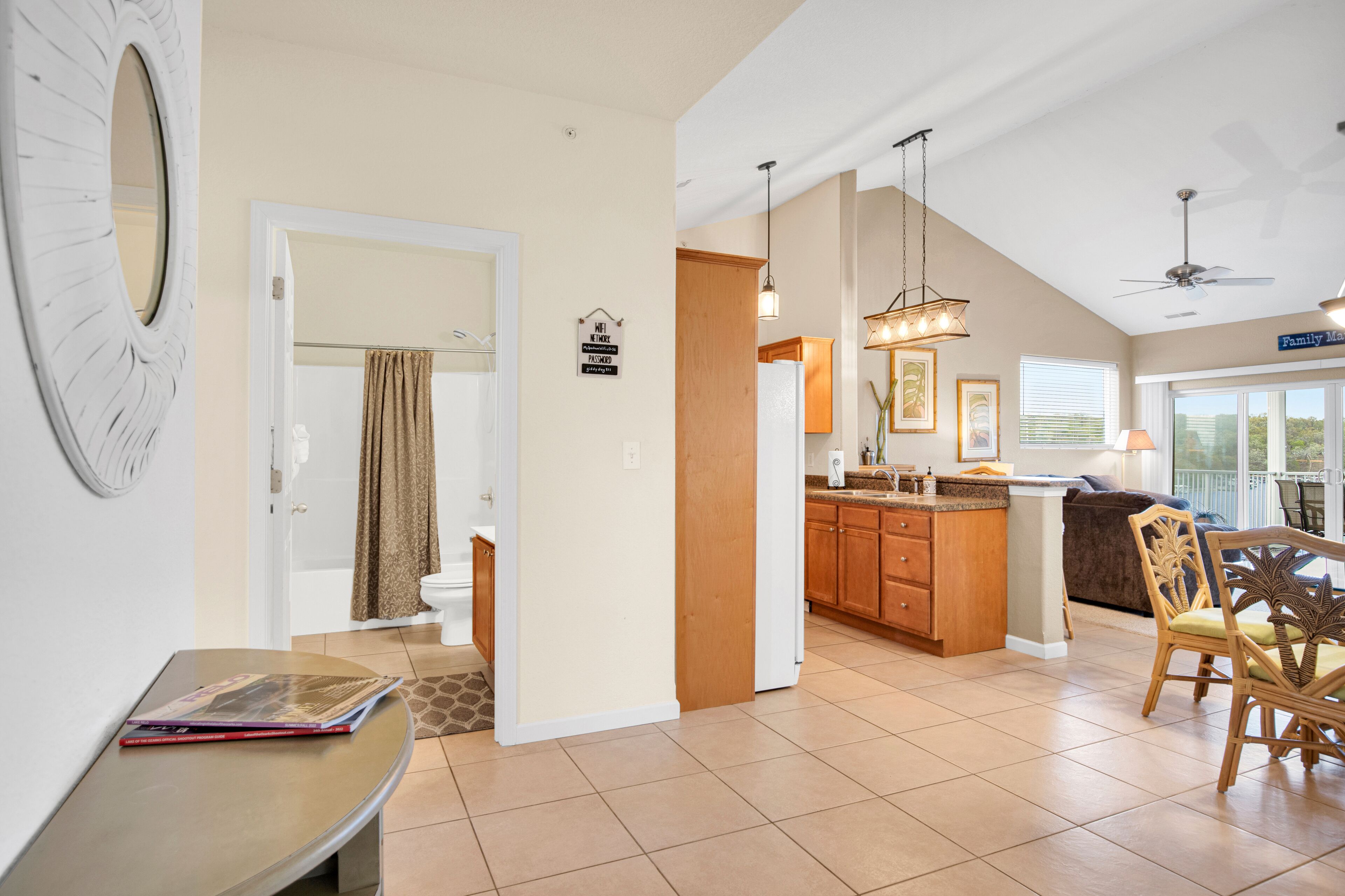 TOP-FLOOR PLEASE! Elevator Up! No noise above @ IslaDelSol: Pool, Fire-Pit, Dock