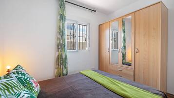 1 bedroom, iron/ironing board, bed sheets