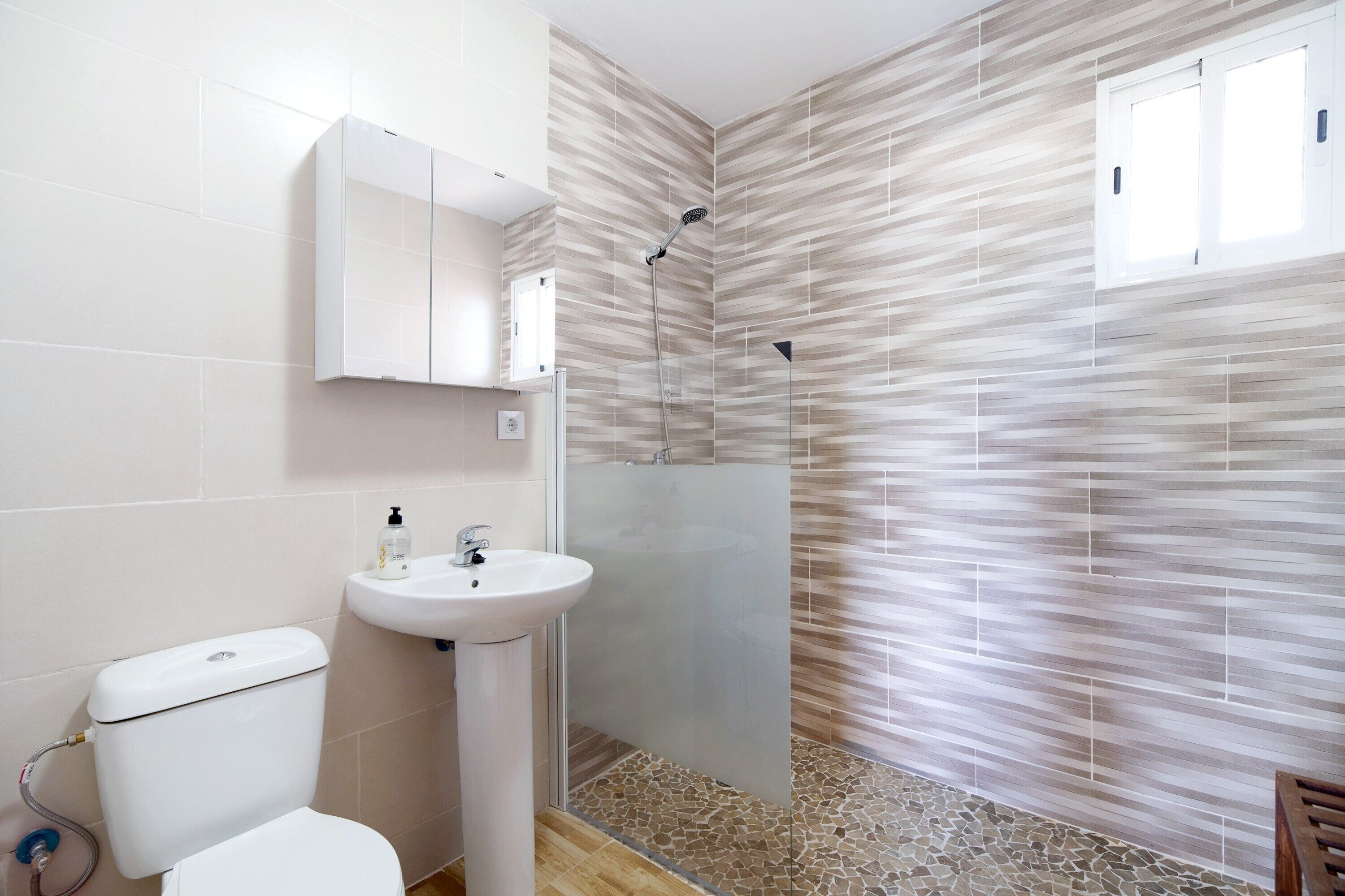 Shower, towels