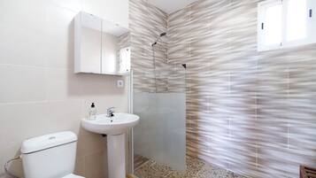 Shower, towels