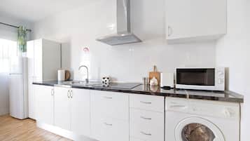 Fridge, microwave, stovetop, toaster