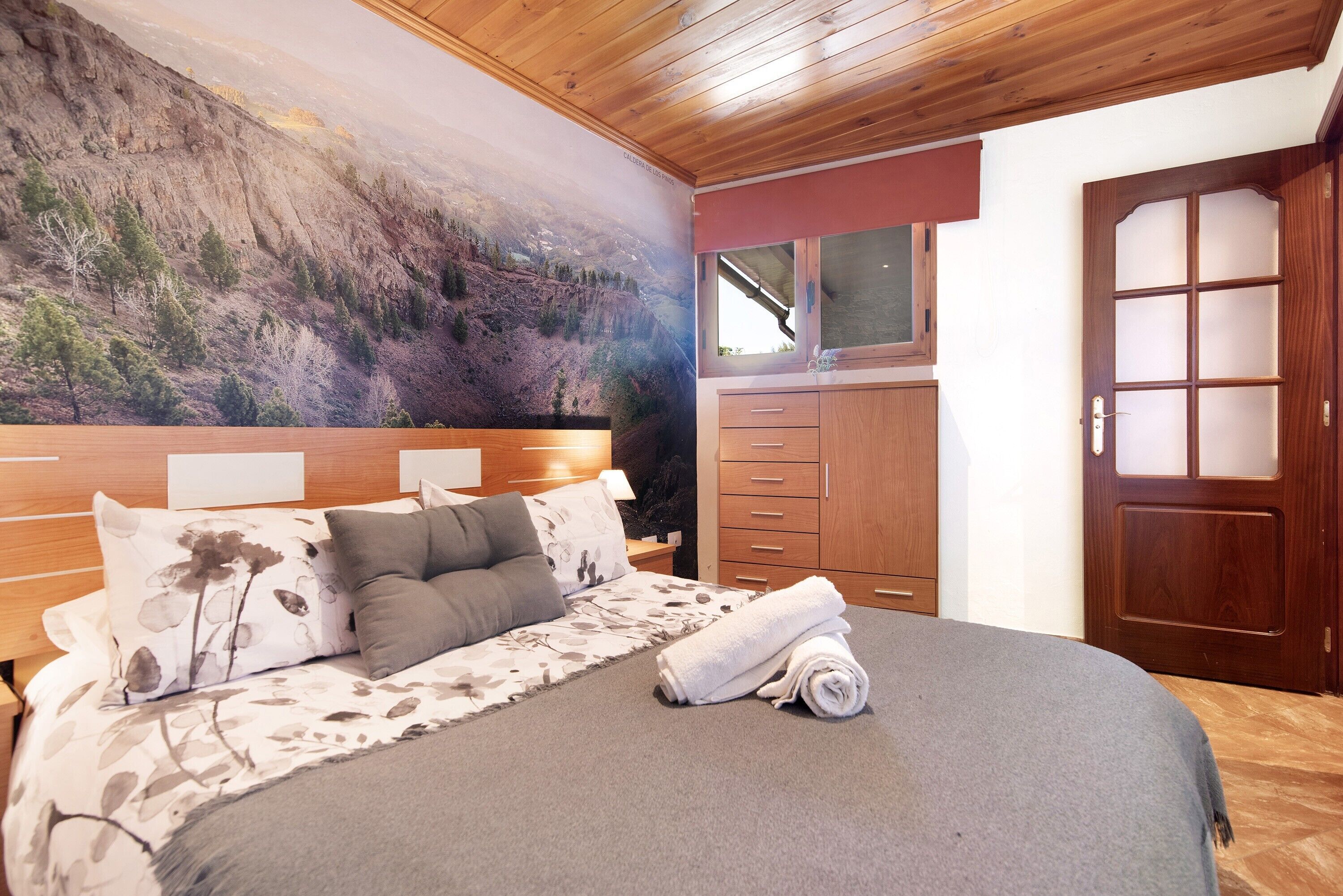 3 chambres, fer et planche à repasser, Wi-Fi gratuit, draps fournis