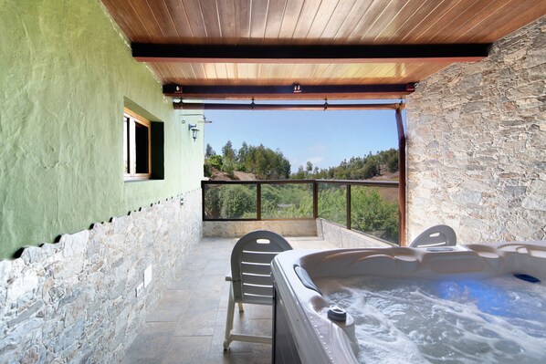 Bain à remous extérieur