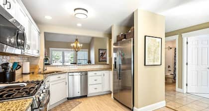 Pristine Condo, Amazing Golf Views - Fox Hollow 8B