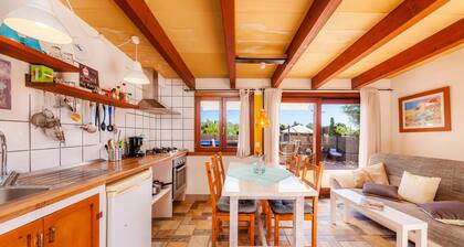 Guest House 'Apartment Tina Capdepera' with Private Pool, Wi-Fi and Air Conditioning