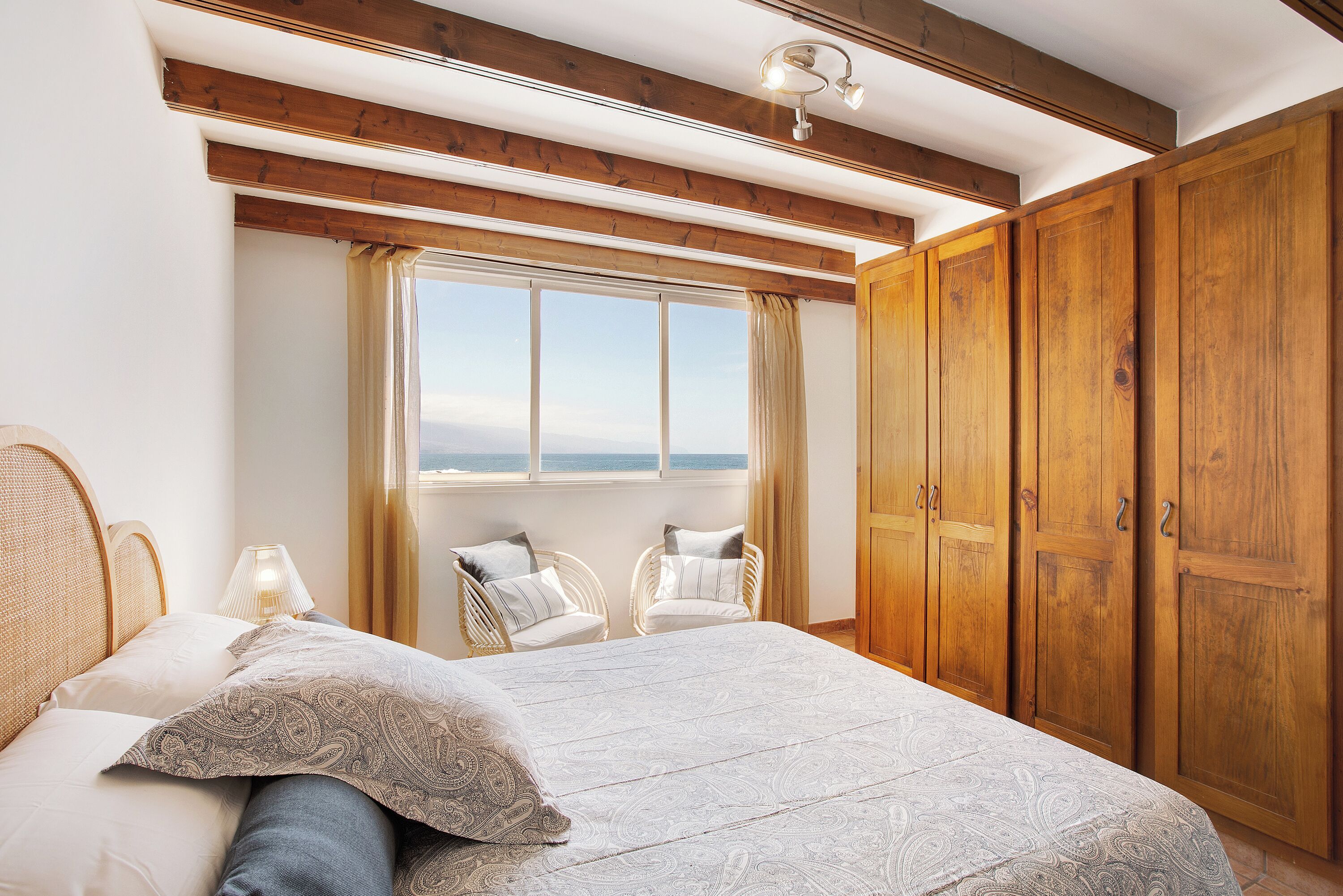 2 chambres, fer et planche à repasser, Wi-Fi gratuit, draps fournis