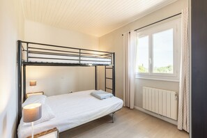 2 bedrooms, free WiFi, bed sheets