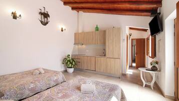 8 habitaciones, tabla de planchar con plancha y wifi gratis
