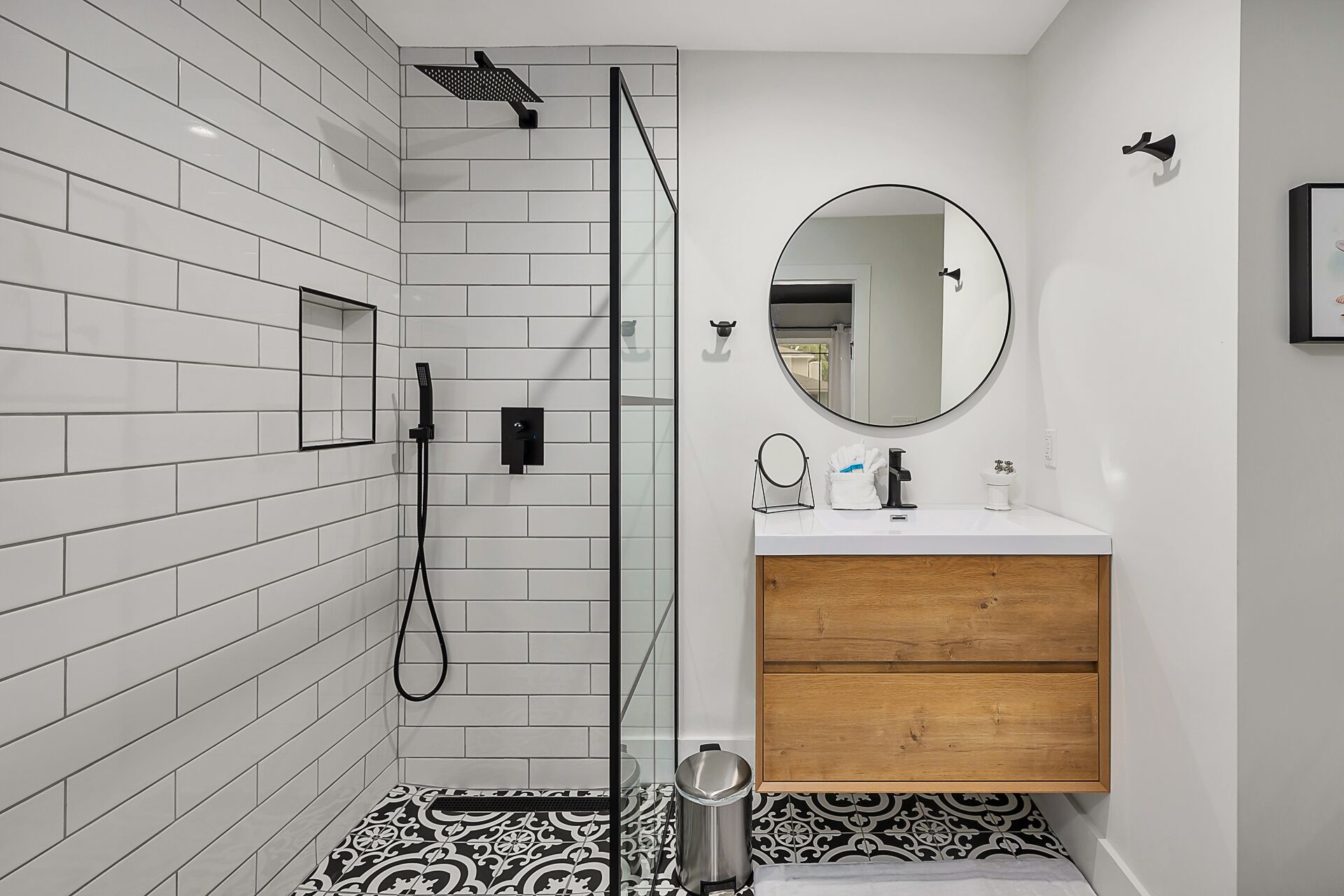 3BR, 3BA Coastal Farmhouse, Private Pool!