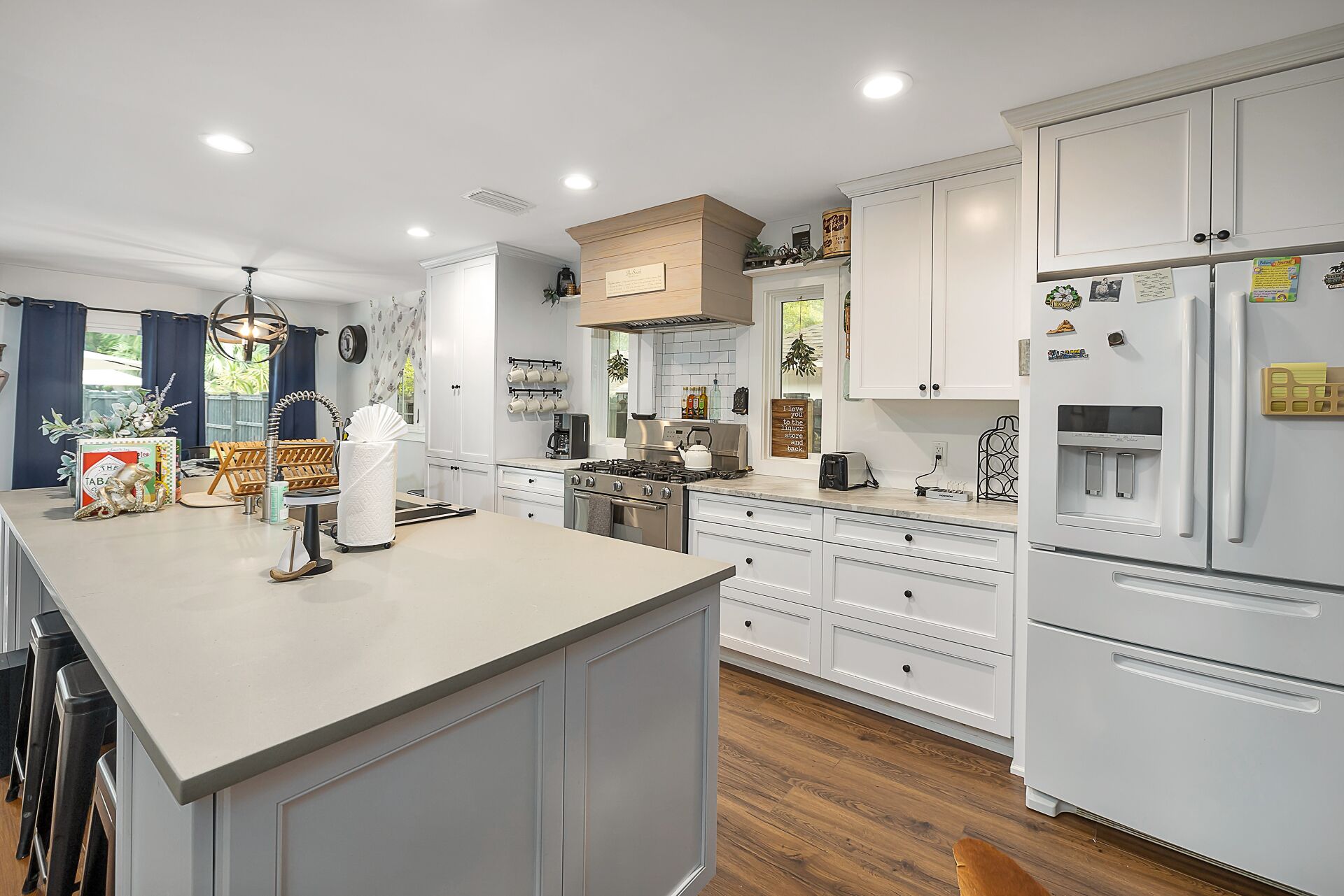 3BR, 3BA Coastal Farmhouse, Private Pool!