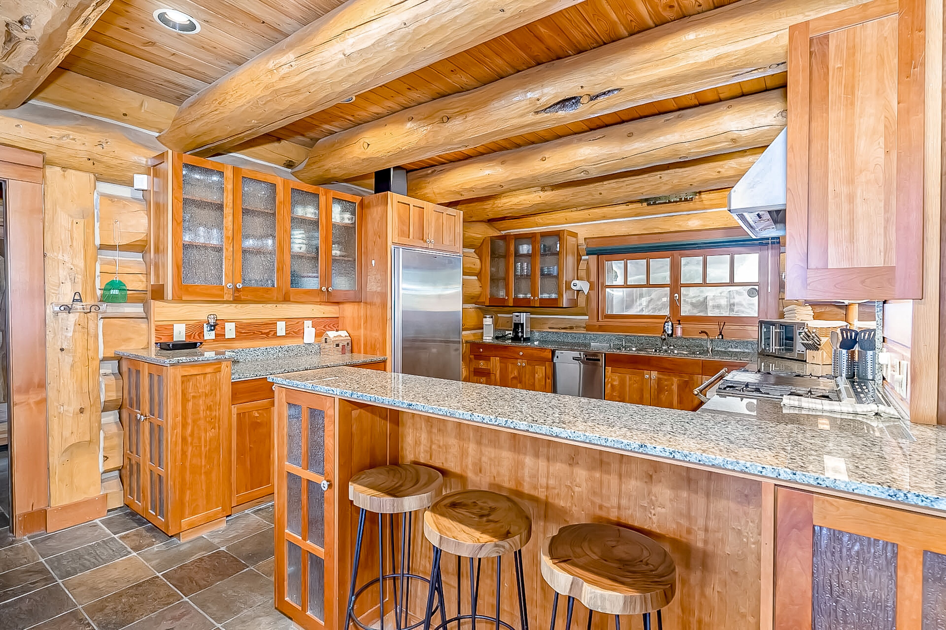 Luxurious 6000-square-foot mountain estate on 10 acres with hot tub & firepit