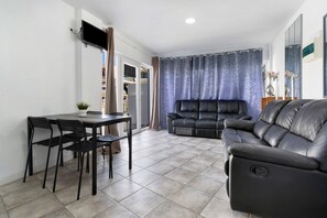 Dining - Vacation Apartment 'Las Flores1' with Sea and Beach View, Wi-Fi and Air Conditioning (San Bartolomé de Tirajana)