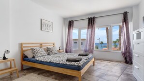 1 bedroom, WiFi (free), bed sheets