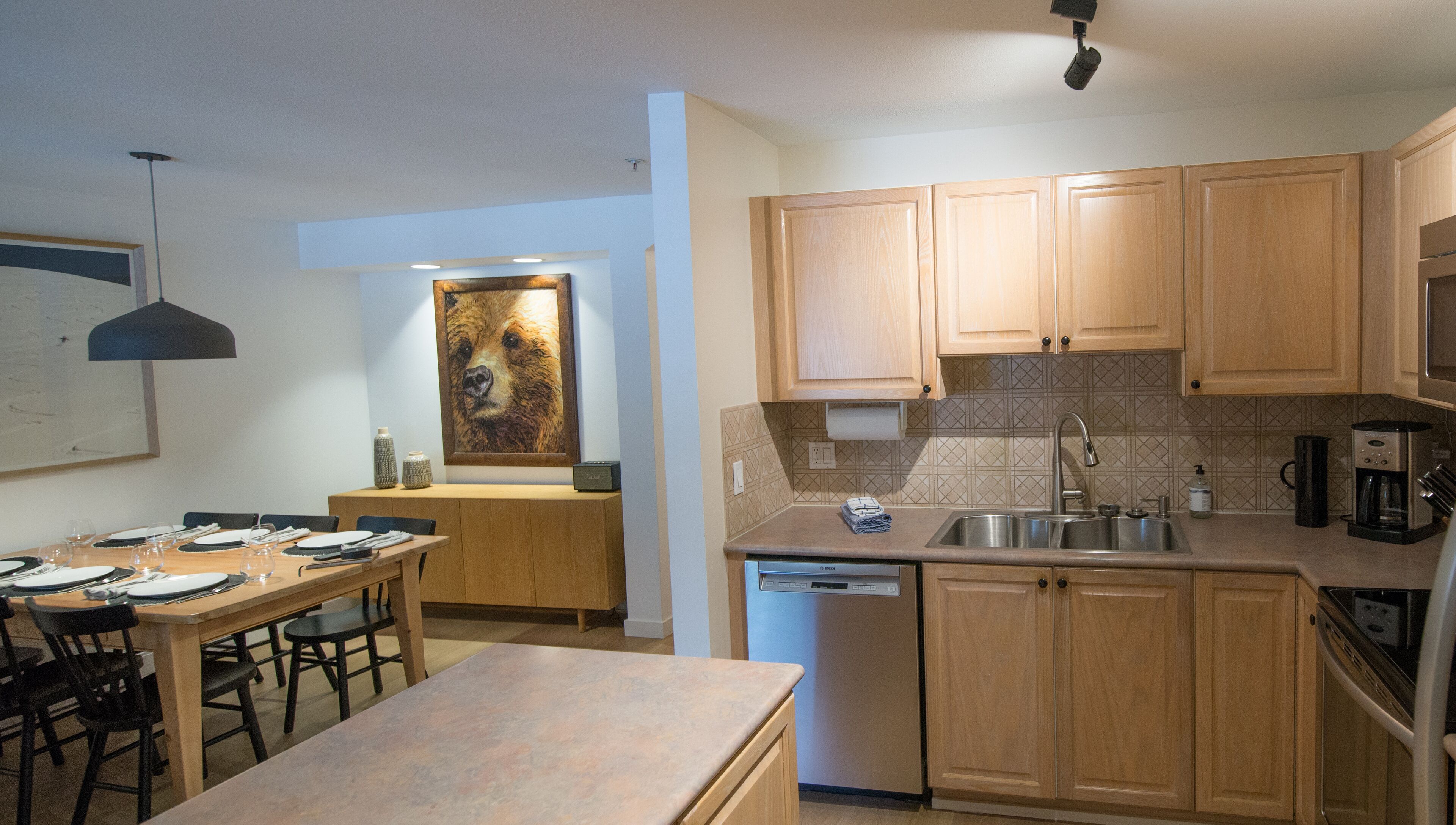 Stoney Creek Condo in Whistler Village with Private Hot Tub