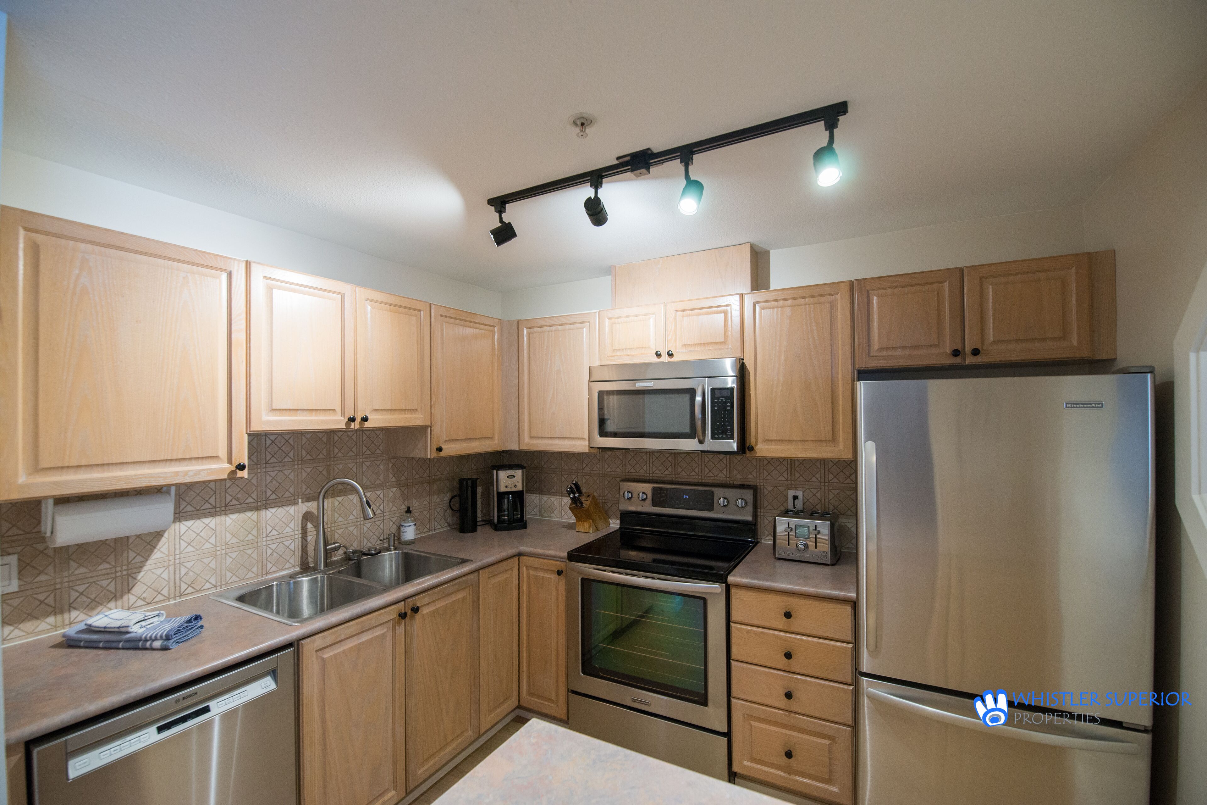 Stoney Creek Condo in Whistler Village with Private Hot Tub