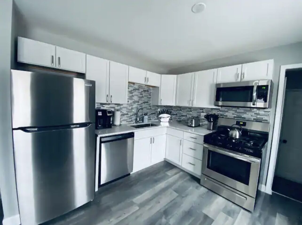 Scarlet Star - 3Br home in Streamwood