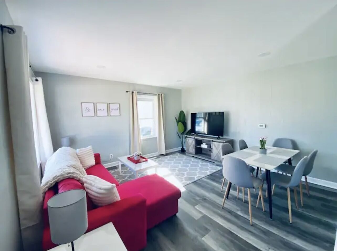 Scarlet Star - 3Br home in Streamwood