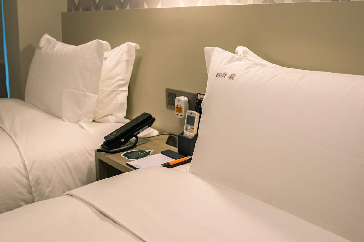 1 bedroom, in-room safe, desk, soundproofing
