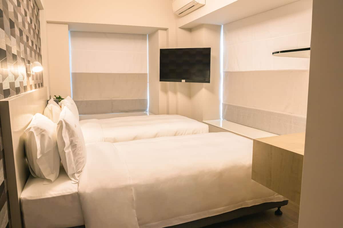 1 bedroom, in-room safe, desk, soundproofing