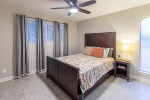 2 Schlafzimmer, Schreibtisch, Bügeleisen/Bügelbrett, kostenloses WLAN