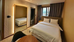 Double Room | Desk, laptop workspace, WiFi (free), individually decorated - benikea central hotel (Tongyeong)