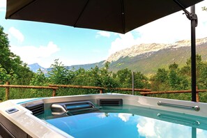 Bain à remous extérieur