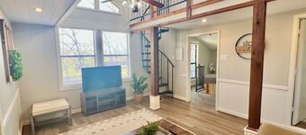 More Cowbell - Spacious House with Privacy Minutes to Campus