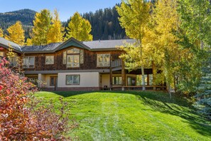 Exterior - Large East Vail Home - Steps to Free Bus (Vail)