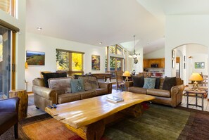 Unclassified image, 4 of 37, button - Large East Vail Home - Hot Tub & Steps to Bus Stop (Vail)