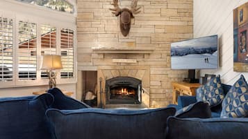 TV, fireplace, stereo