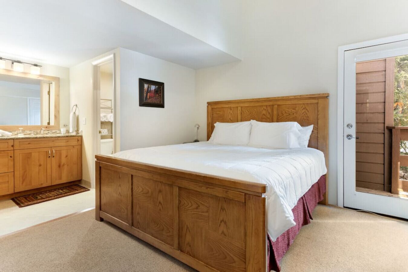 4 bedrooms, desk, iron/ironing board, WiFi (free)