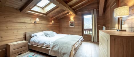 5 chambres, lit parapluie, Wi-Fi, draps fournis