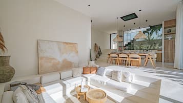 Villa, 2 Bedrooms | Living room | Smart TV